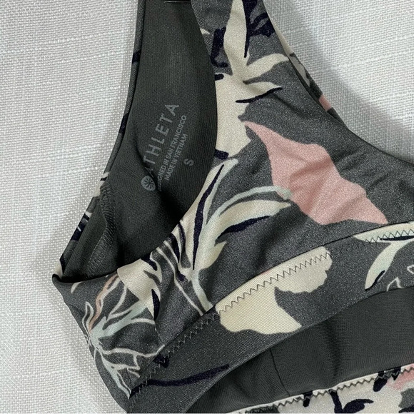 Athleta Aqualuxe Wildflower Plunge Floral Bikini Top - Picture 7 of 8